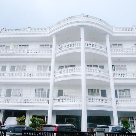 OYO 696 Hasanah Guest House Syariah De Saphire Malang Bagian luar foto