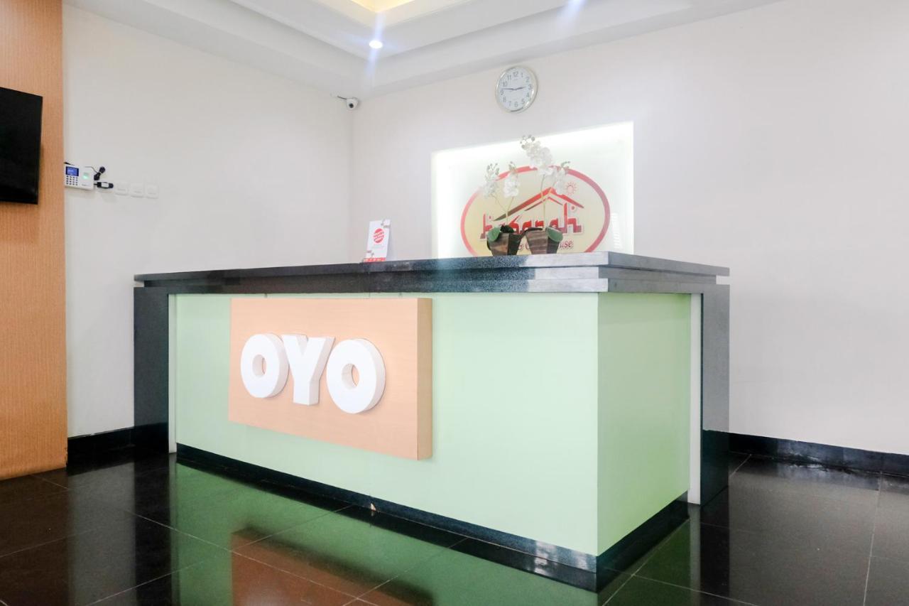 OYO 696 Hasanah Guest House Syariah De Saphire Malang Bagian luar foto