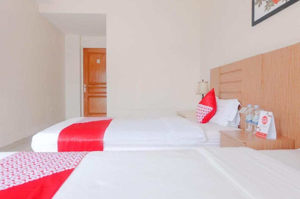 OYO 696 Hasanah Guest House Syariah De Saphire Malang Bagian luar foto
