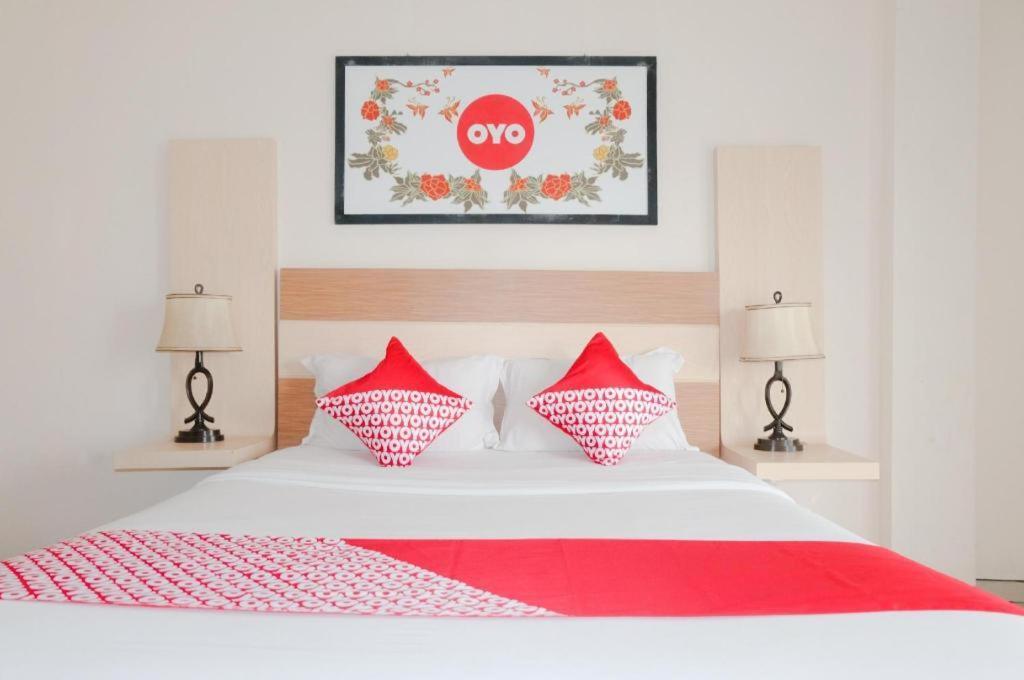 OYO 696 Hasanah Guest House Syariah De Saphire Malang Bagian luar foto