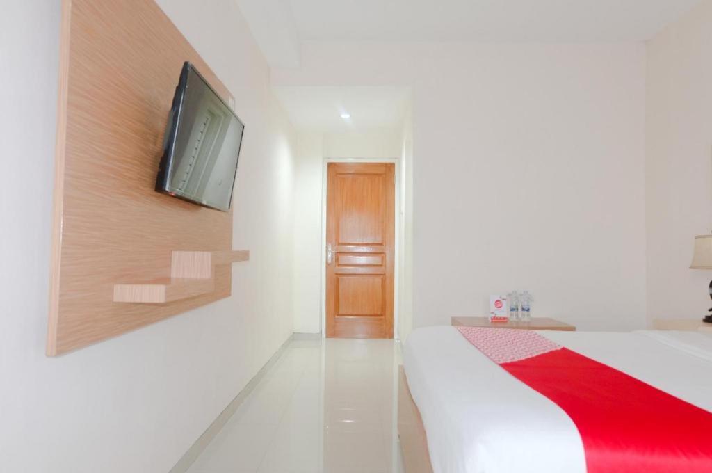 OYO 696 Hasanah Guest House Syariah De Saphire Malang Bagian luar foto