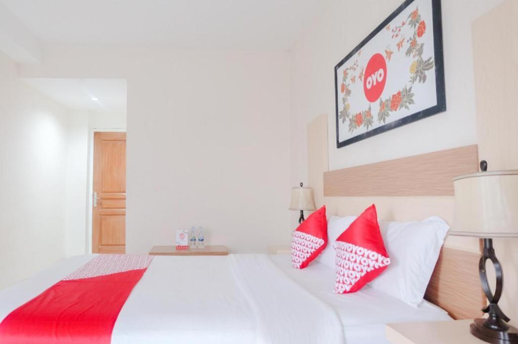 OYO 696 Hasanah Guest House Syariah De Saphire Malang Bagian luar foto