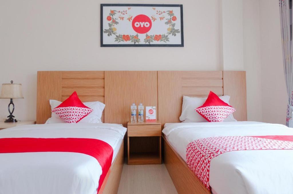 OYO 696 Hasanah Guest House Syariah De Saphire Malang Bagian luar foto