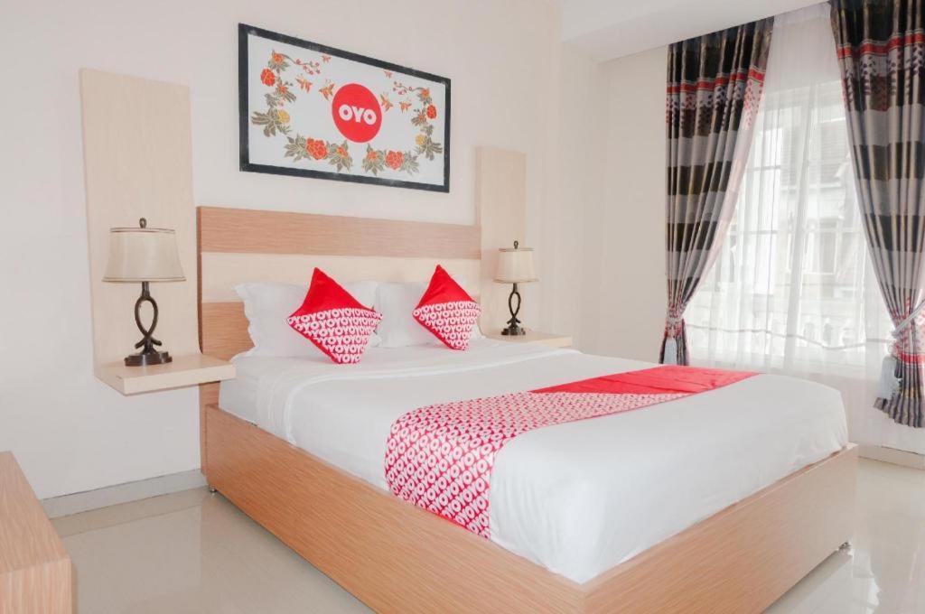 OYO 696 Hasanah Guest House Syariah De Saphire Malang Bagian luar foto