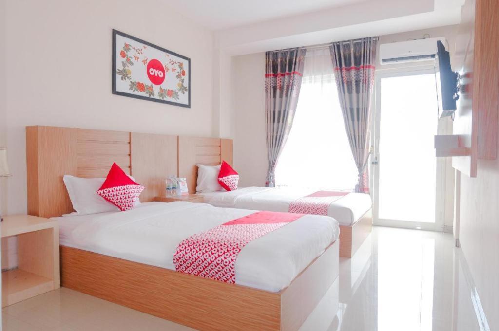 OYO 696 Hasanah Guest House Syariah De Saphire Malang Bagian luar foto