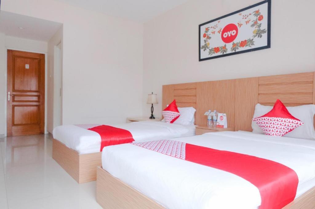 OYO 696 Hasanah Guest House Syariah De Saphire Malang Bagian luar foto