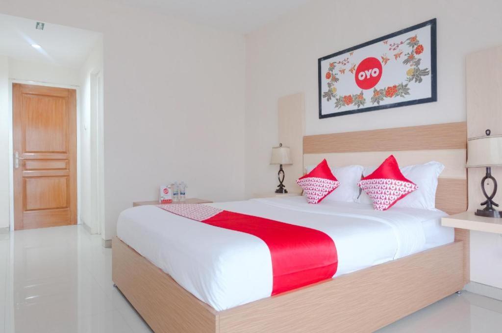 OYO 696 Hasanah Guest House Syariah De Saphire Malang Bagian luar foto